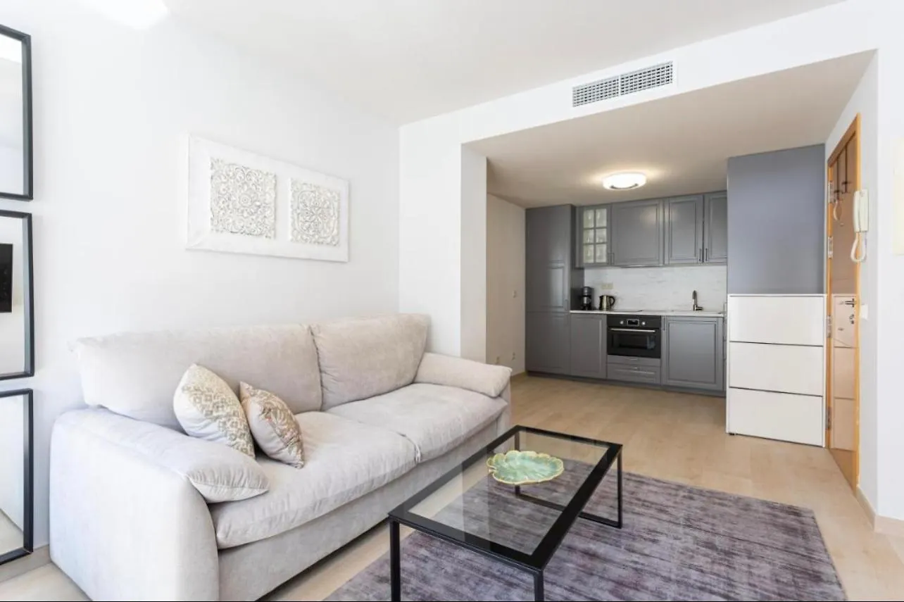 Estepona Elegance Apartment 150Mts From The Sea